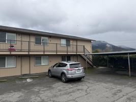 featured image of 1703 Ne Fairview Ave #F