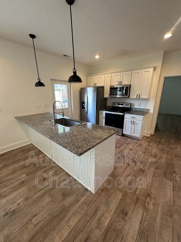 1242 Browns Ferry Rd - Photo 5 of 15