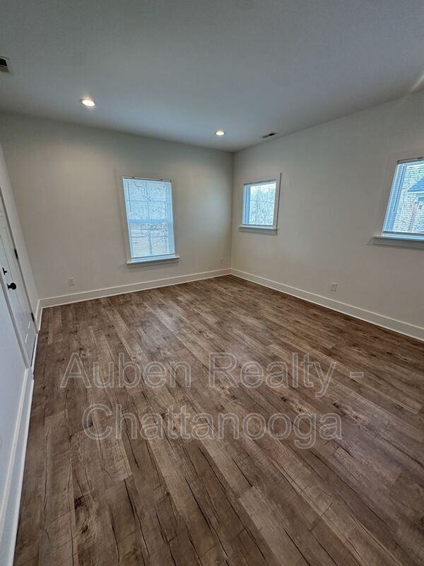 1242 Browns Ferry Rd - Photo 6 of 15