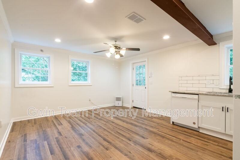 4932 Rock Haven Dr Sw - Photo 5 of 23