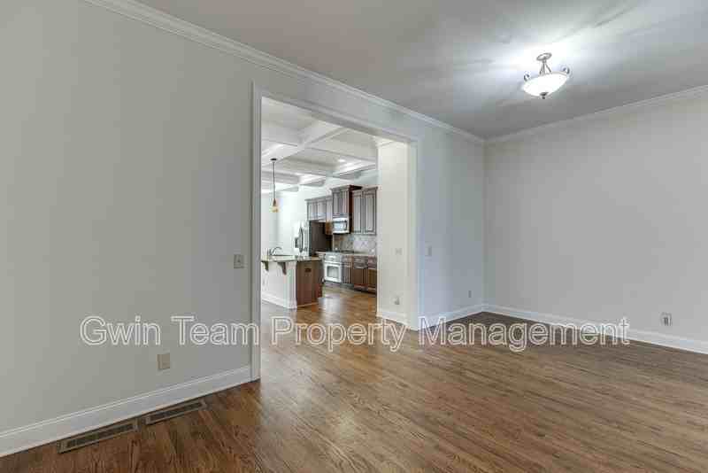 6925 Fellowship Ln - Photo 5 of 50