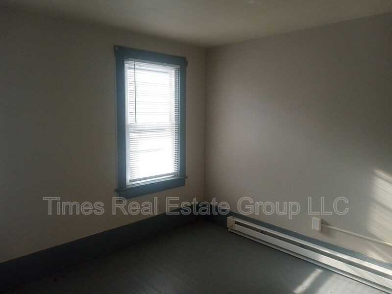 206 W Railroad St - Photo 6 of 20