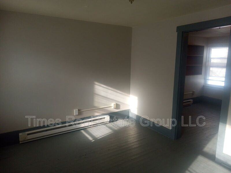 206 W Railroad St - Photo 7 of 20