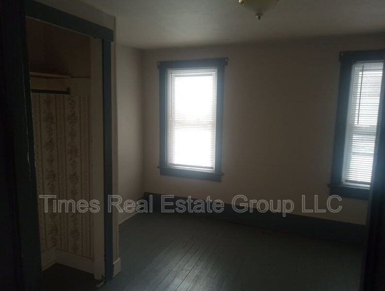 206 W Railroad St - Photo 7 of 20