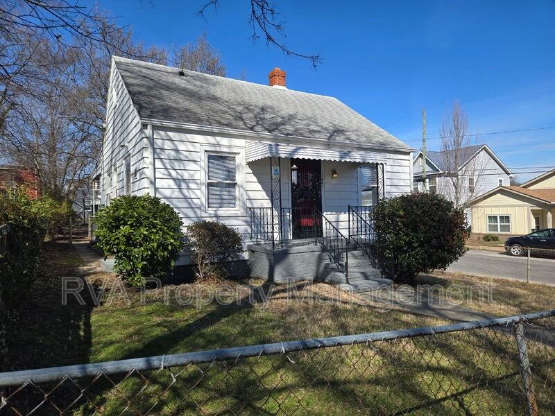 1601 Albany Ave - Photo 2 of 10