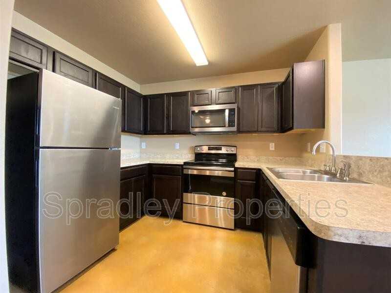 1512 Chance Ct - Photo 3 of 8