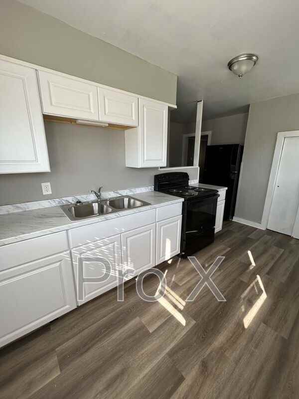 316 E Park A - Photo 3 of 11