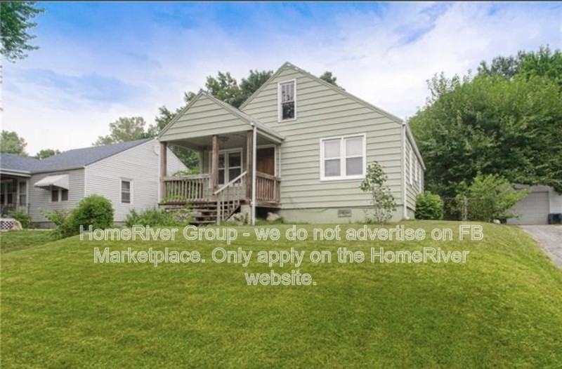 3929 N Spruce Ave - Photo 2 of 6