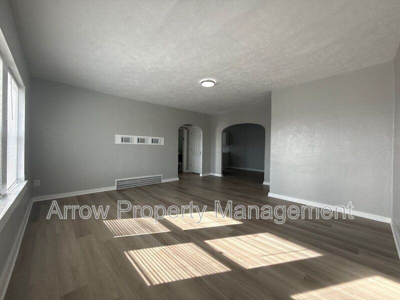 723 Ella St #C3 - Photo 2 of 11