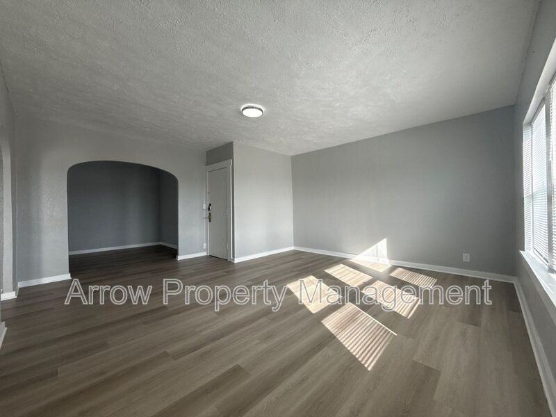 723 Ella St #C3 - Photo 3 of 11