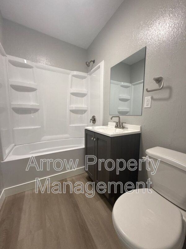 723 Ella St #C3 - Photo 7 of 11