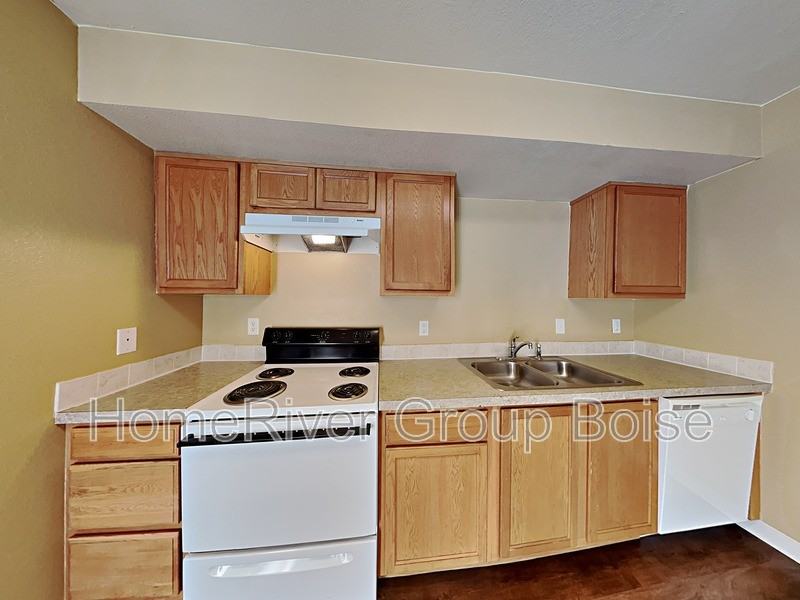 4812 Maid Jessica St - Photo 2 of 19