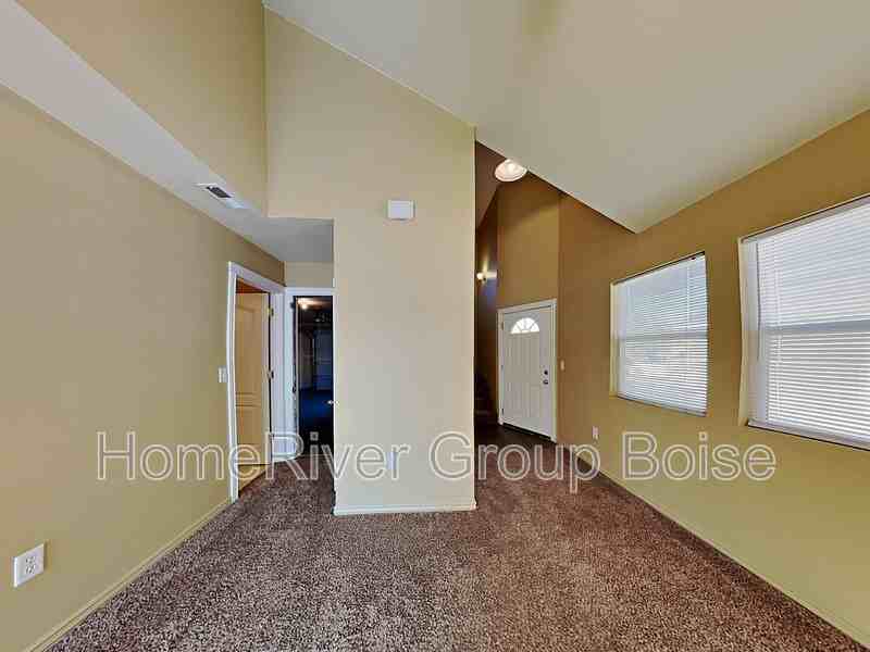 4812 Maid Jessica St - Photo 6 of 19