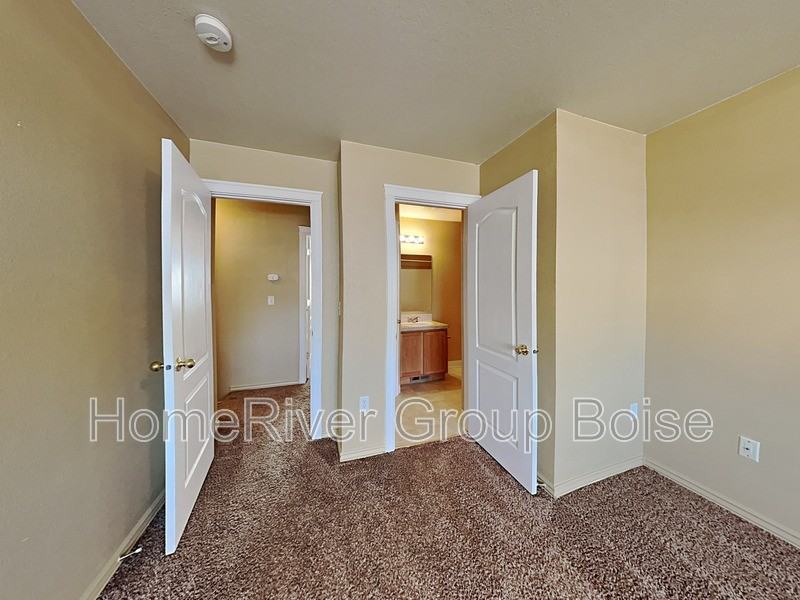 4812 Maid Jessica St - Photo 7 of 19