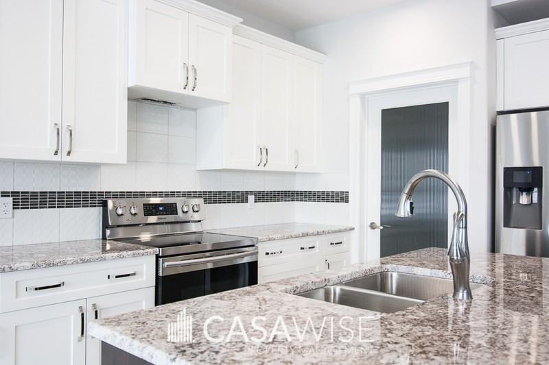 8173 222a St Nw - Photo 2 of 24