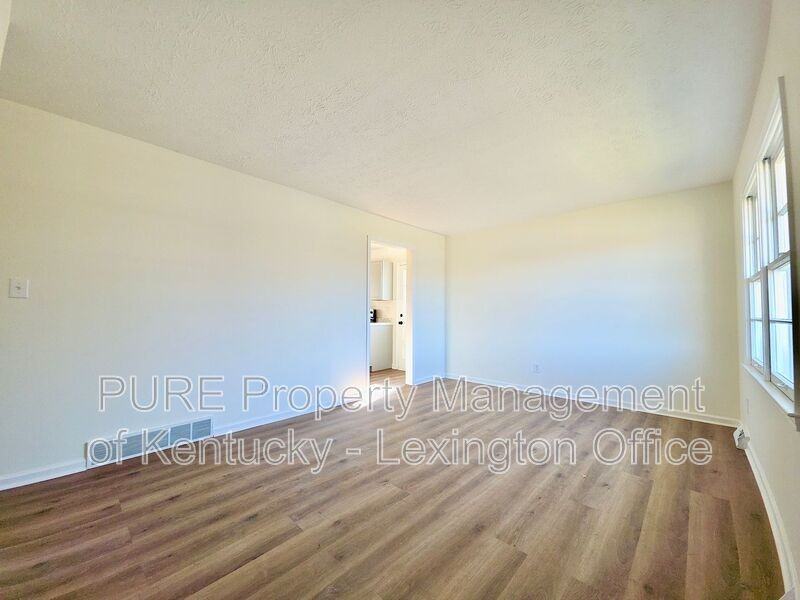 3728 Crosby Dr - Photo 4 of 30