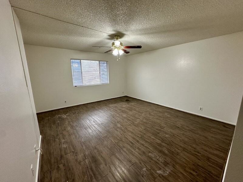 6742 E Dallas St - Photo 4 of 13