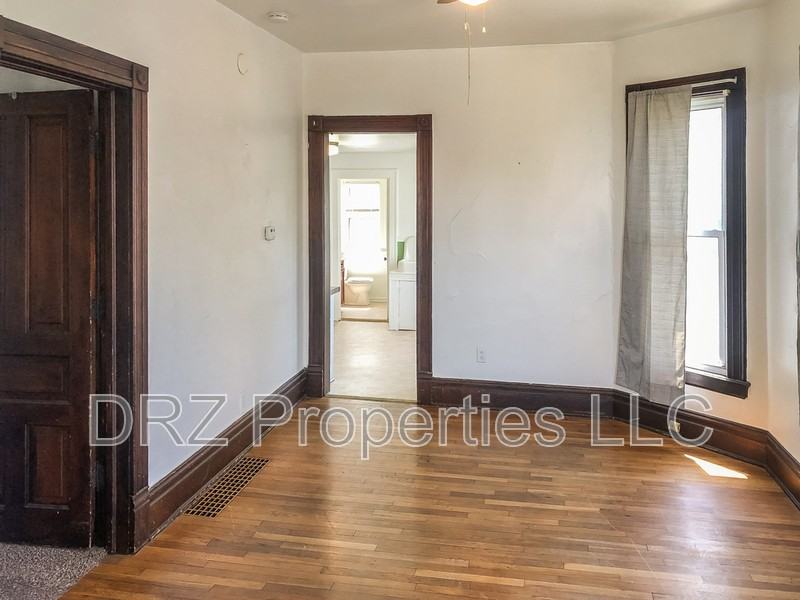 1012 Bridge St Nw - Photo 3 of 15