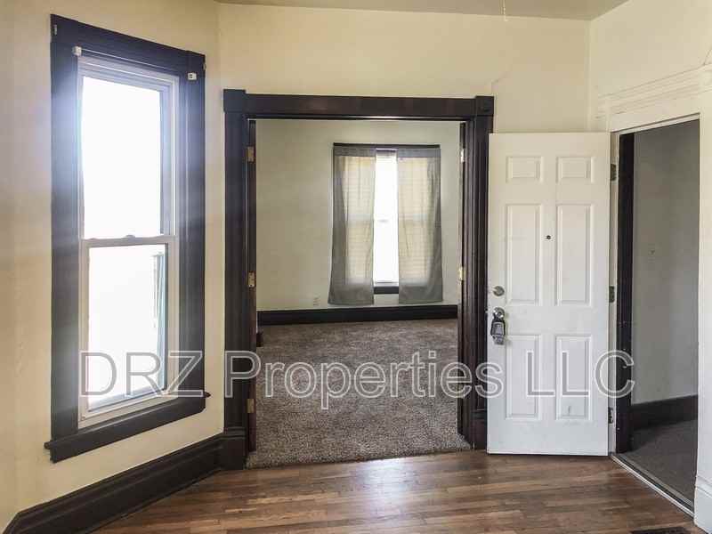 1012 Bridge St Nw - Photo 5 of 15