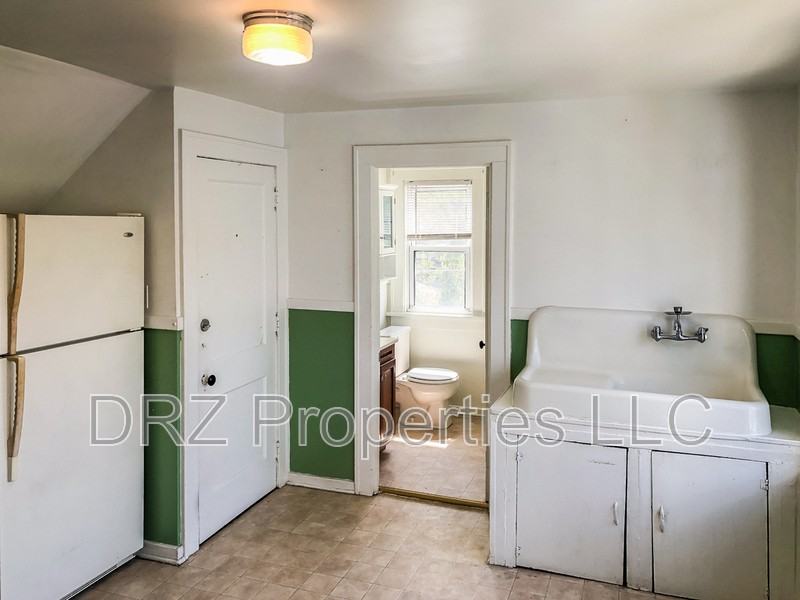 1012 Bridge St Nw - Photo 6 of 15