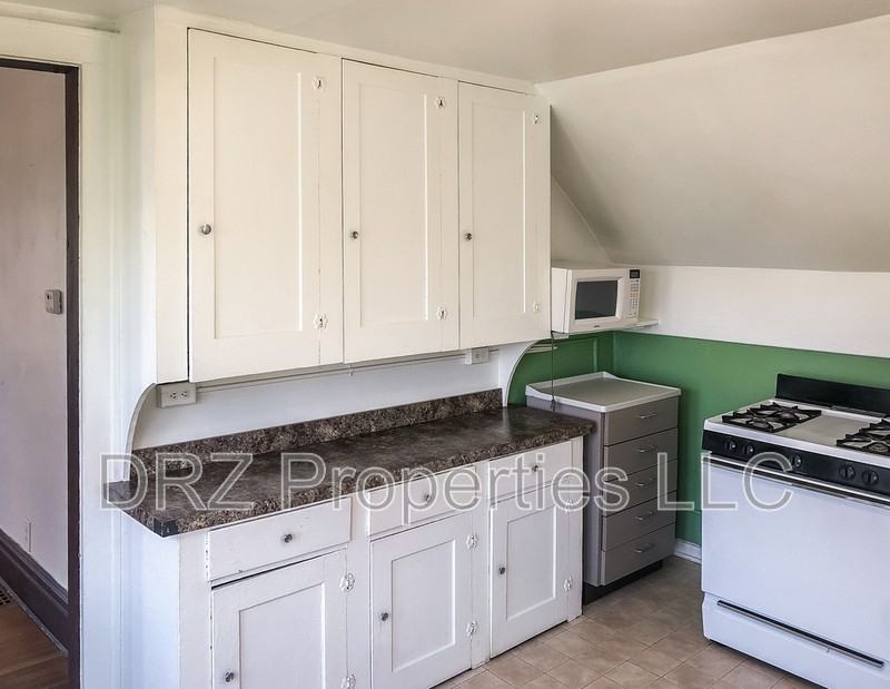 1012 Bridge St Nw - Photo 7 of 15