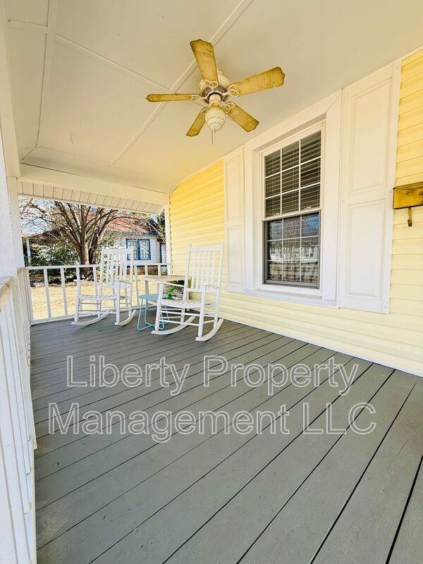 205 E E St - Photo 3 of 18