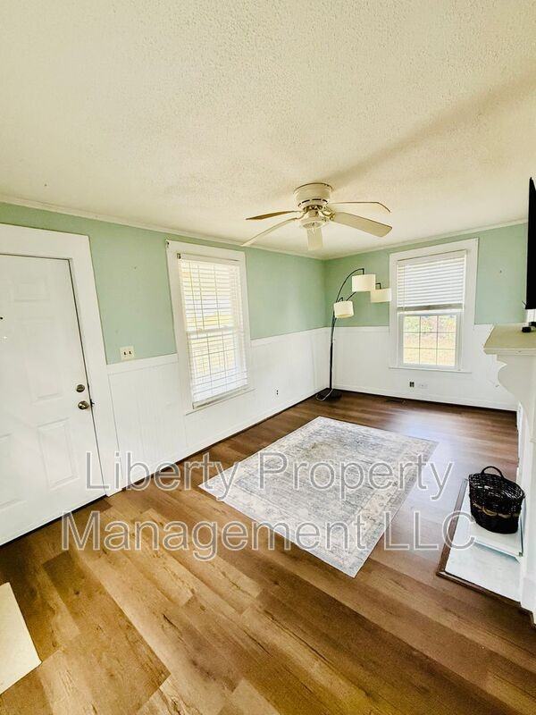 205 E E St - Photo 5 of 18