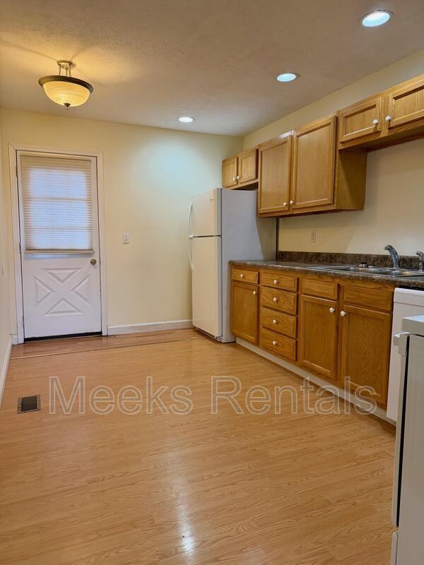 410 Mill Rd #410 - Photo 5 of 11