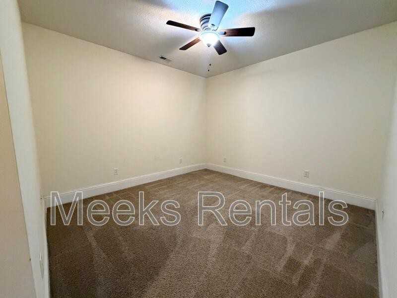 410 Mill Rd #410 - Photo 7 of 11