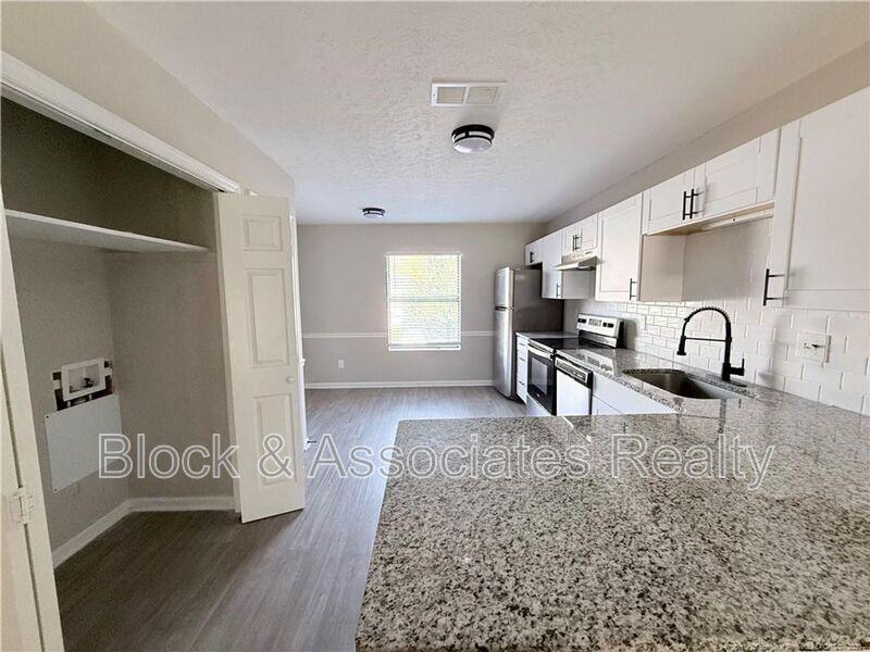 4079 Professional Dr - Photo 3 of 9