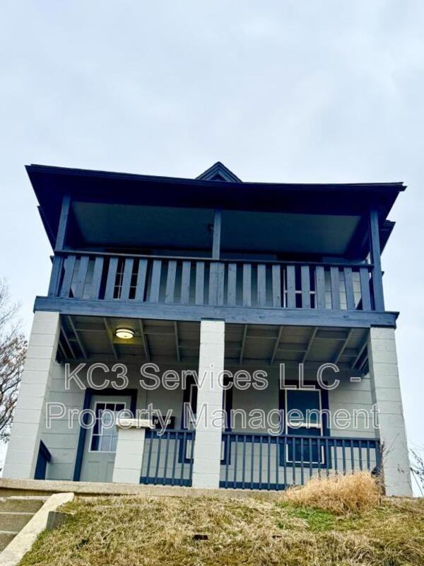 129 Brooklyn Ave - Photo 3 of 16