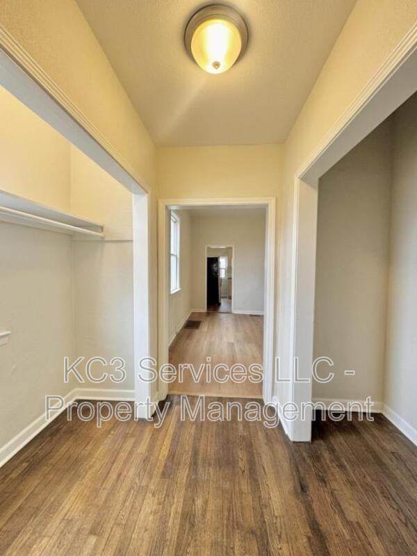 129 Brooklyn Ave - Photo 6 of 16