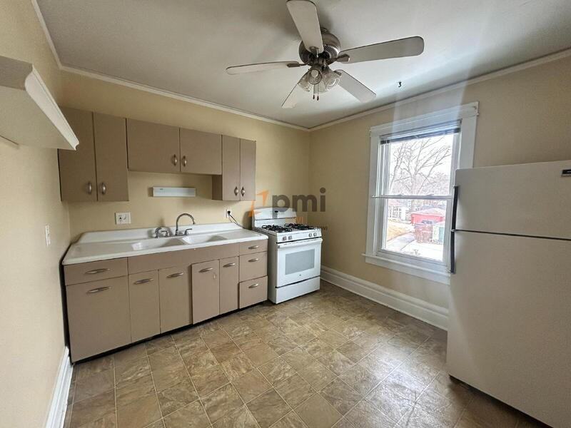 207 Monroe St #C - Photo 2 of 9