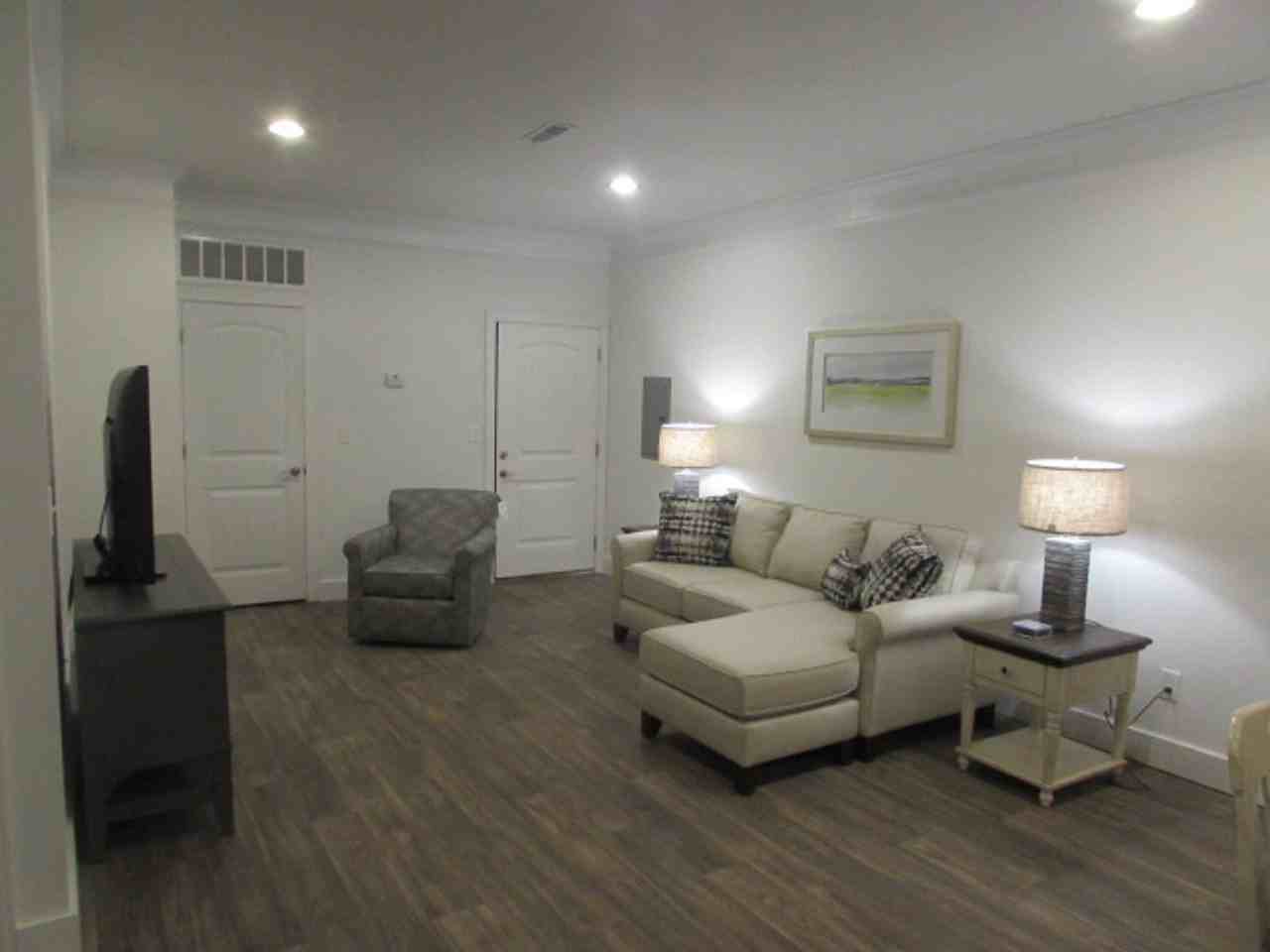 3760 Patriot Pkwy #2I - Photo 2 of 8