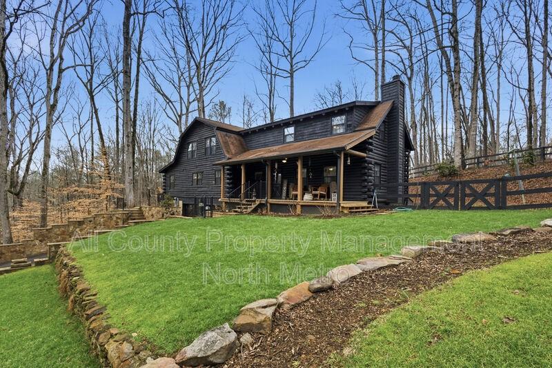 2600 Burgess Cir - Photo 2 of 30