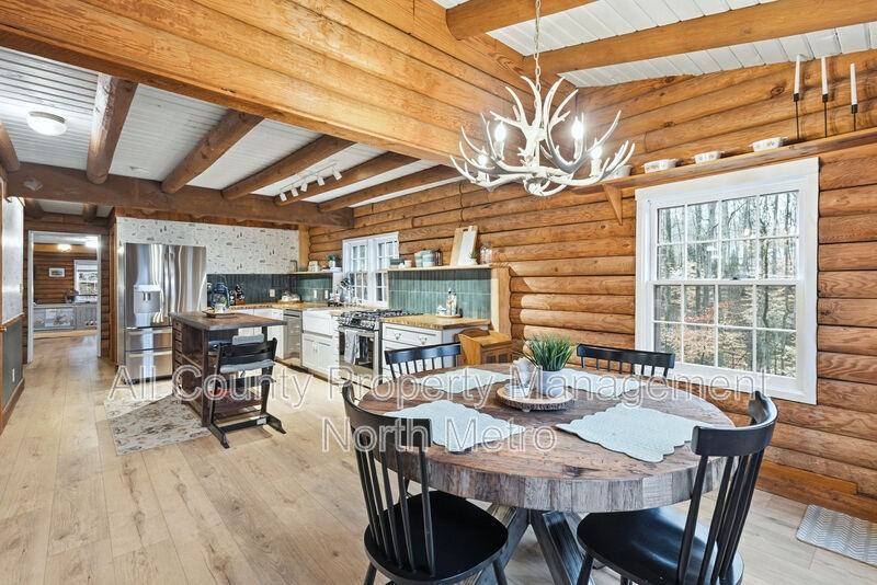 2600 Burgess Cir - Photo 7 of 30