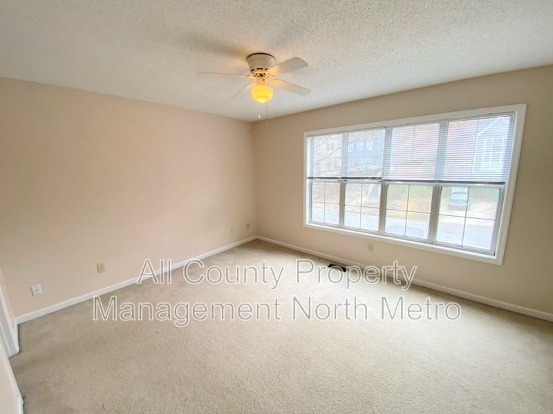 5196 Laurel Bridge Ct Se - Photo 5 of 10