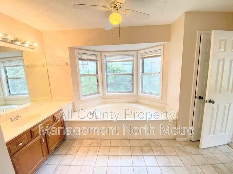 5196 Laurel Bridge Ct Se - Photo 6 of 10