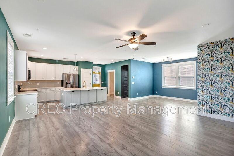 3988 Hillyard St - Photo 4 of 31