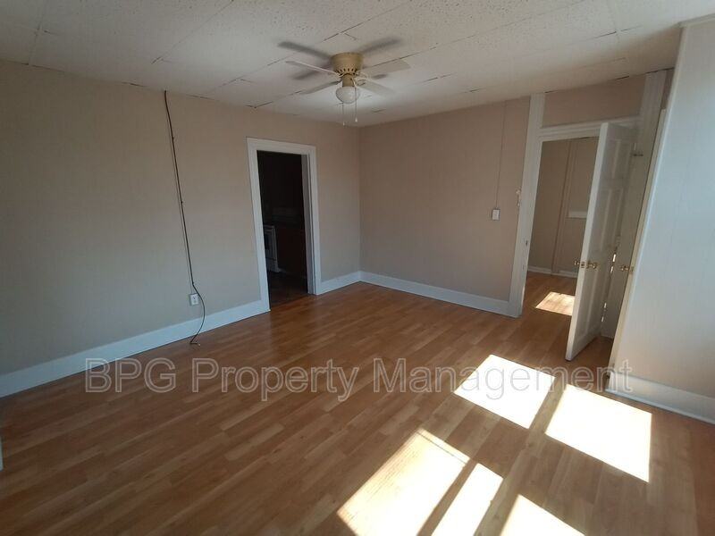 205 N Main St #1F - Photo 7 of 41