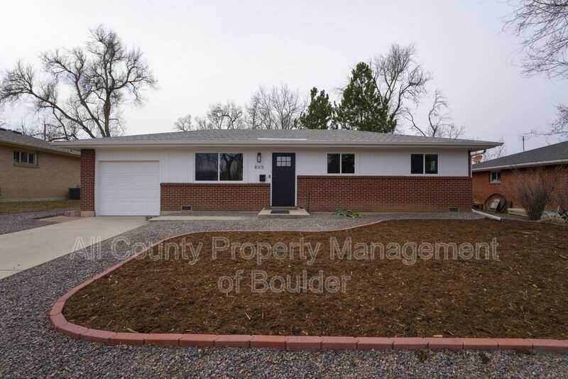 865 38th St - Photo 2 of 16