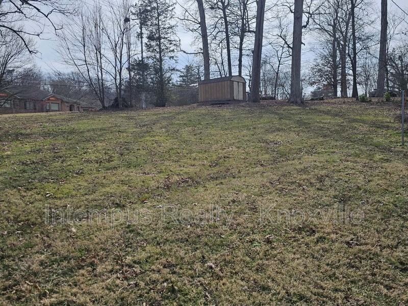 4450 Galbraith School Rd - Photo 6 of 23