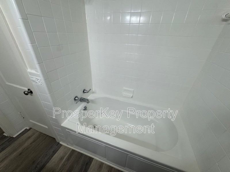 5710 August Ave - Photo 7 of 17