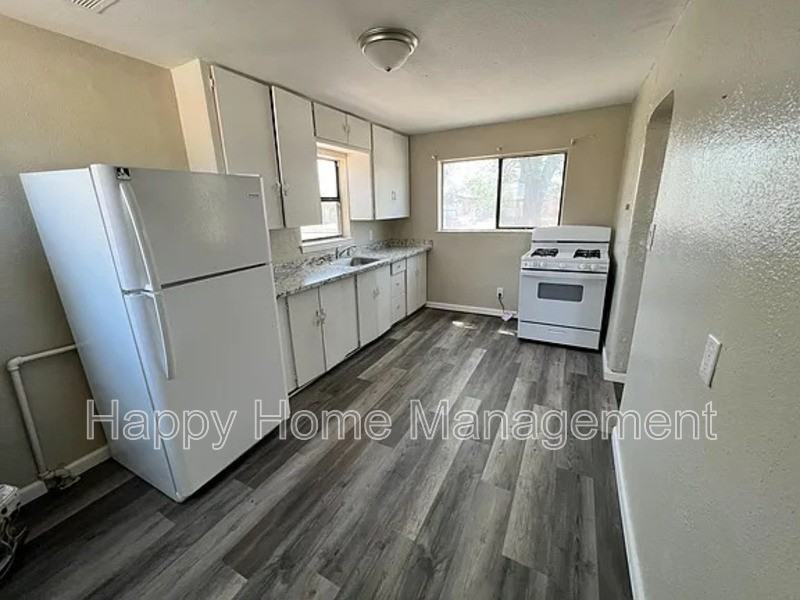 1113 Aztec Rd Nw - Photo 2 of 9