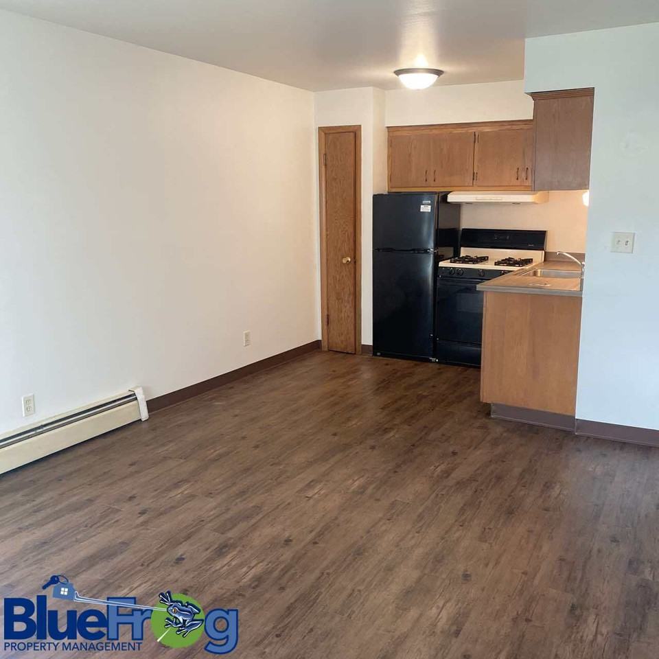 210 North Summit Street - Photo 3 of 22