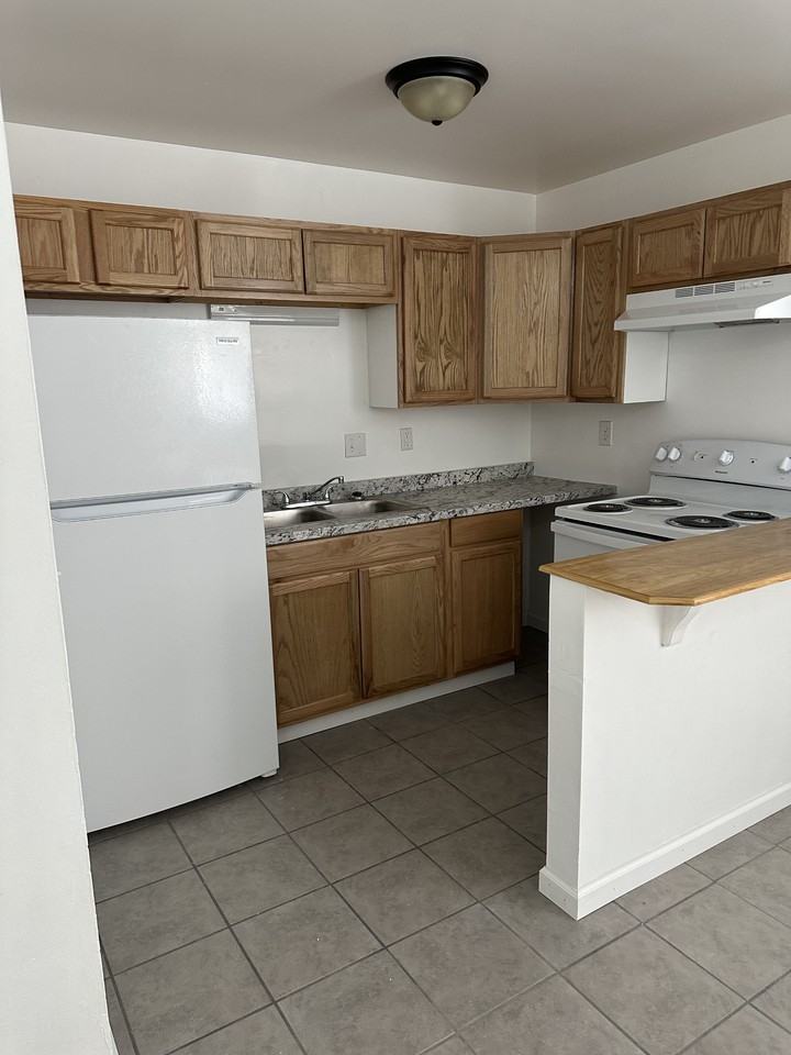 184 East Market Street - Photo 7 of 35