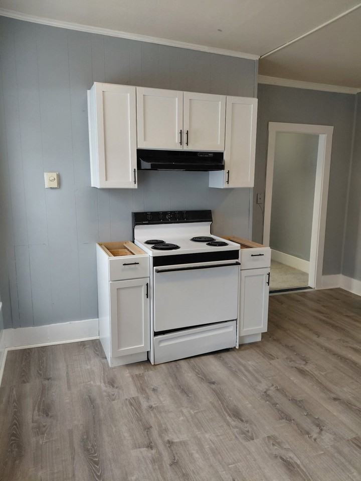 482-488 Crescent St - Photo 2 of 8