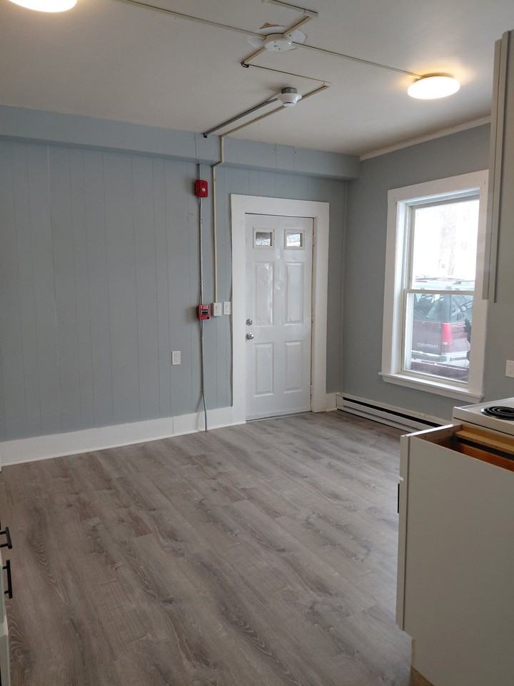 482-488 Crescent St - Photo 3 of 8