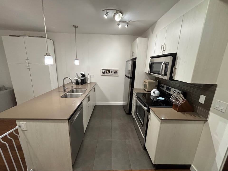 7777 Royal Oak Avenue - Photo 2 of 13