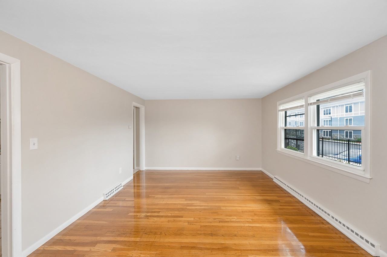 Princeton Court Apartments - Photo 3 of 50